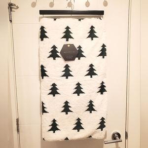NEW Soft Faux Fur Green Christmas Tree Throw Blanket 🎄 50" x 60"